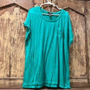 GUC Women’s Sz 2X short sleeve pocket tee
